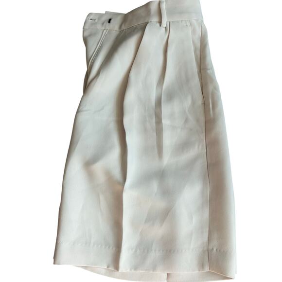 Banana Republic Off White, Pleated, Bermuda Shorts- 6 - Picture 3 of 9